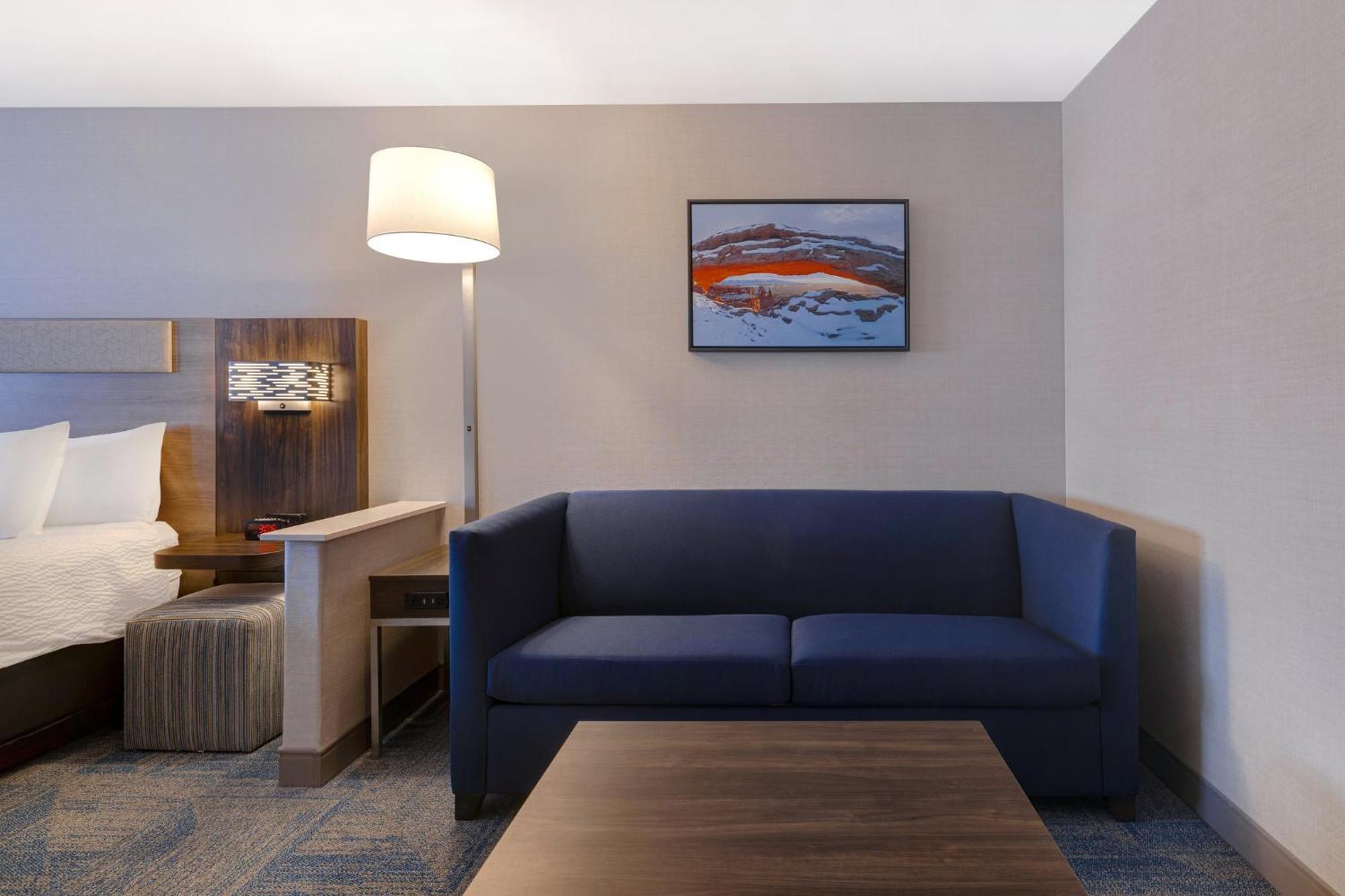 Hotel Express & By Ihg 3*