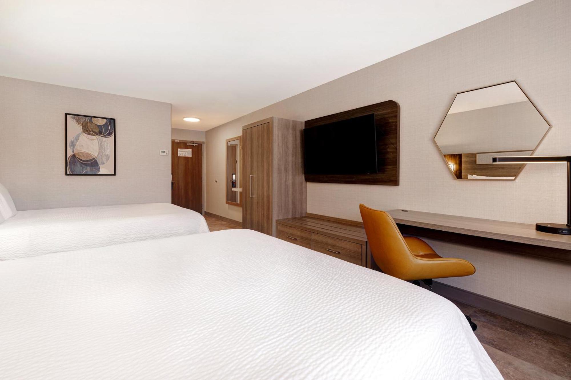 Express & By Ihg Hotel 3*
