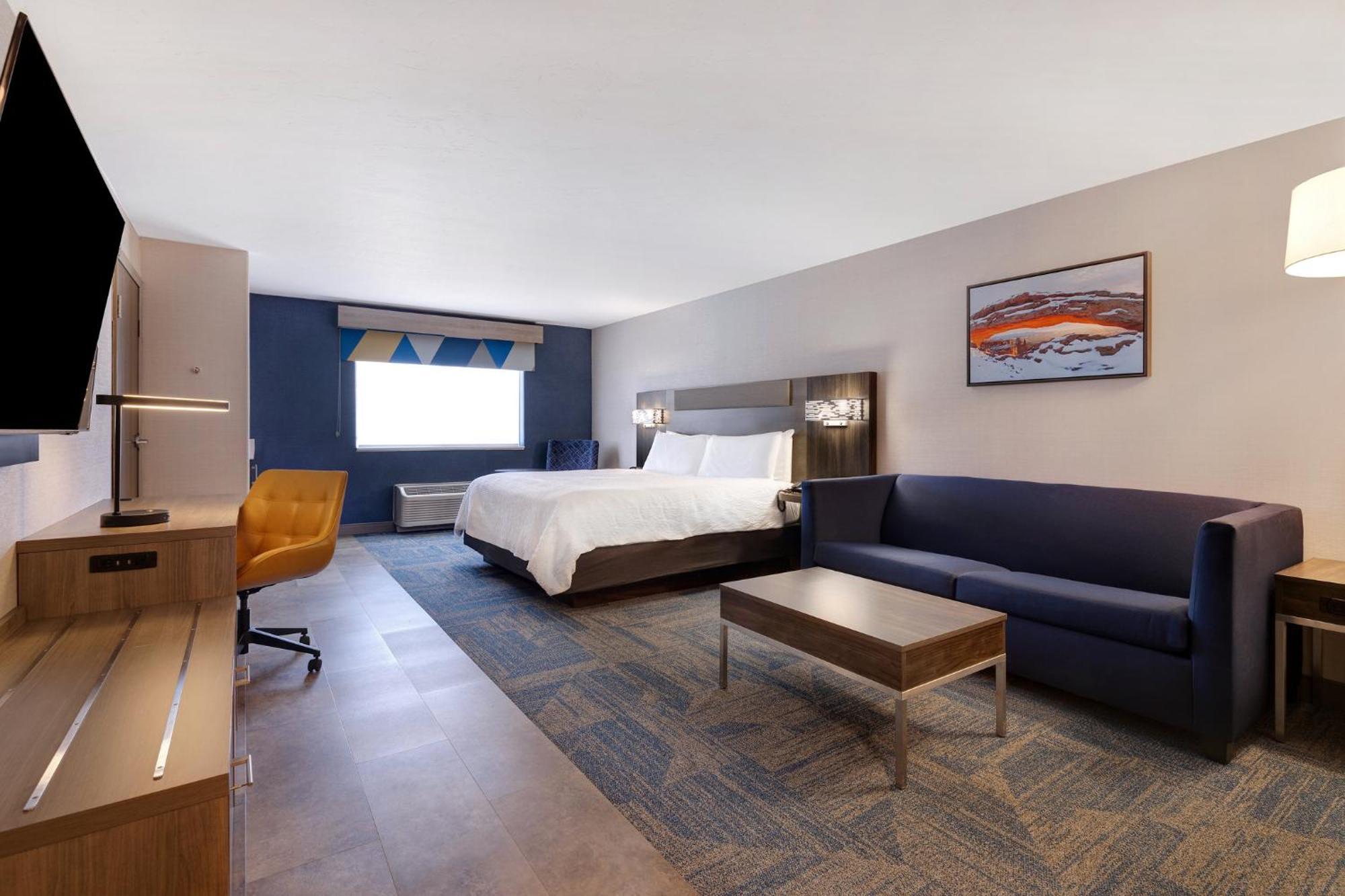 Express & By Ihg Hotel