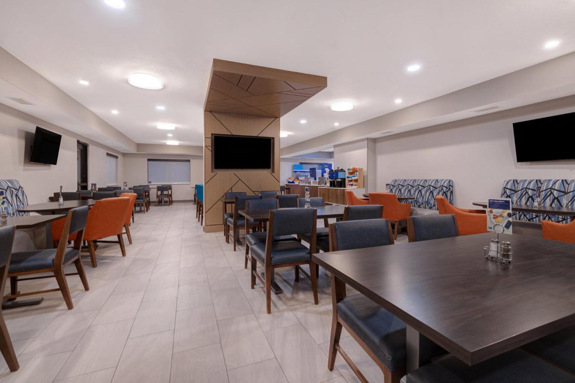 Express & By Ihg 3*