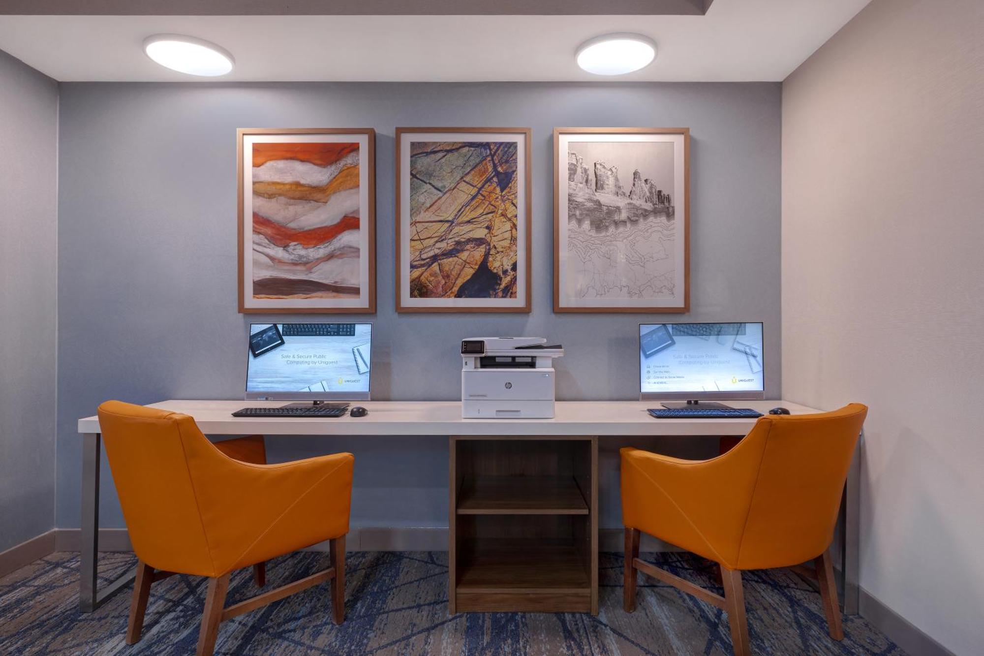 Hotel Express & By Ihg 3*