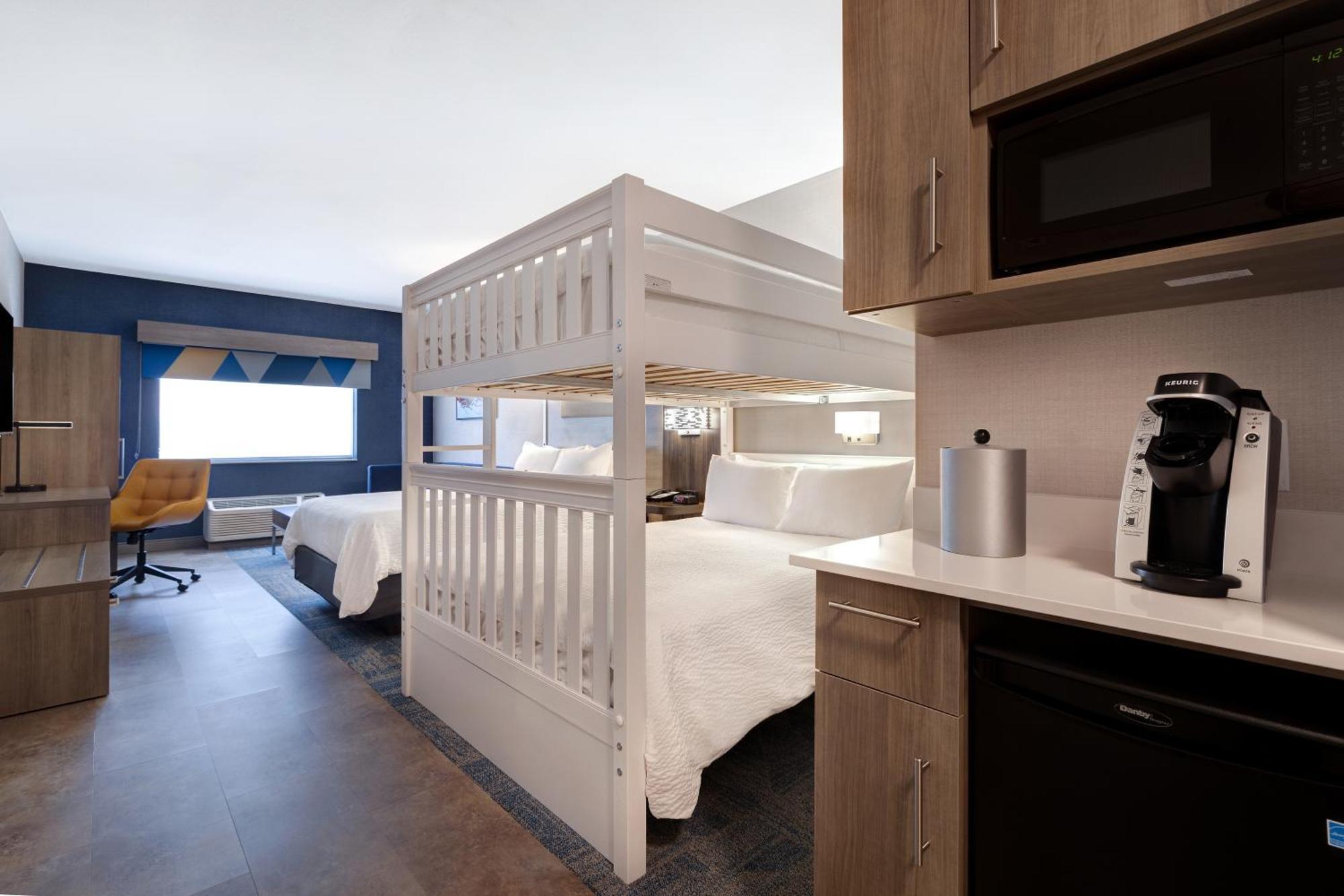 Hotel Express & By Ihg 3*