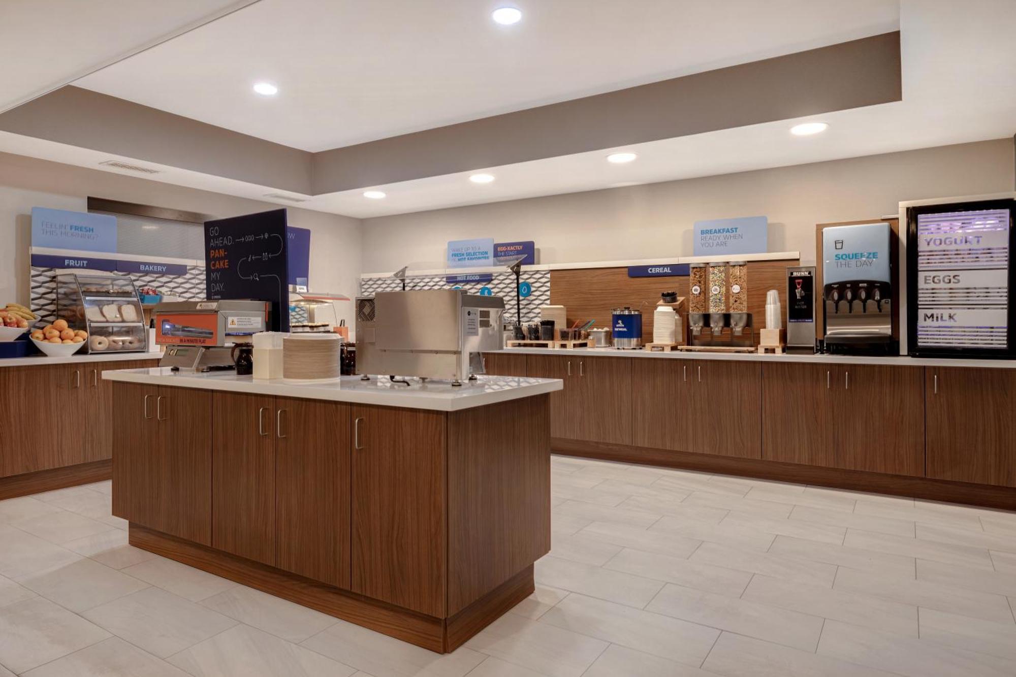 Hotel Express & By Ihg