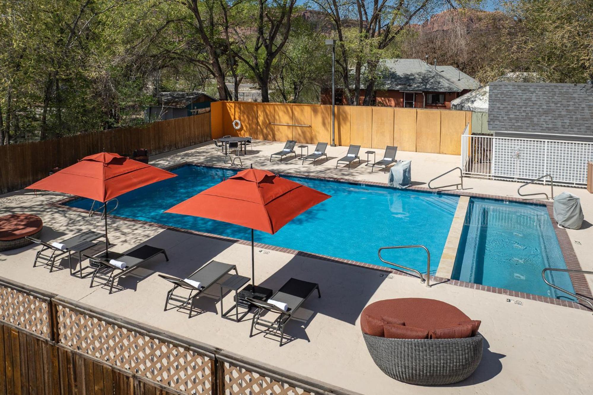 River Canyon Motel