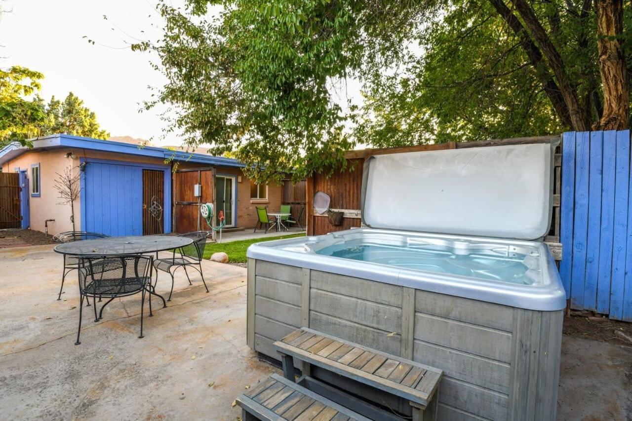 Adventure Haven Near Downtown - Rose Tree 3