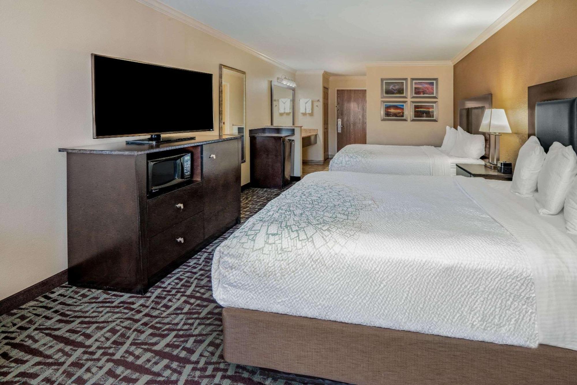 La Quinta By Wyndham Hotel