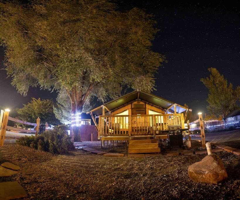 Desert Glamping Getaway Near Arches Holiday home *