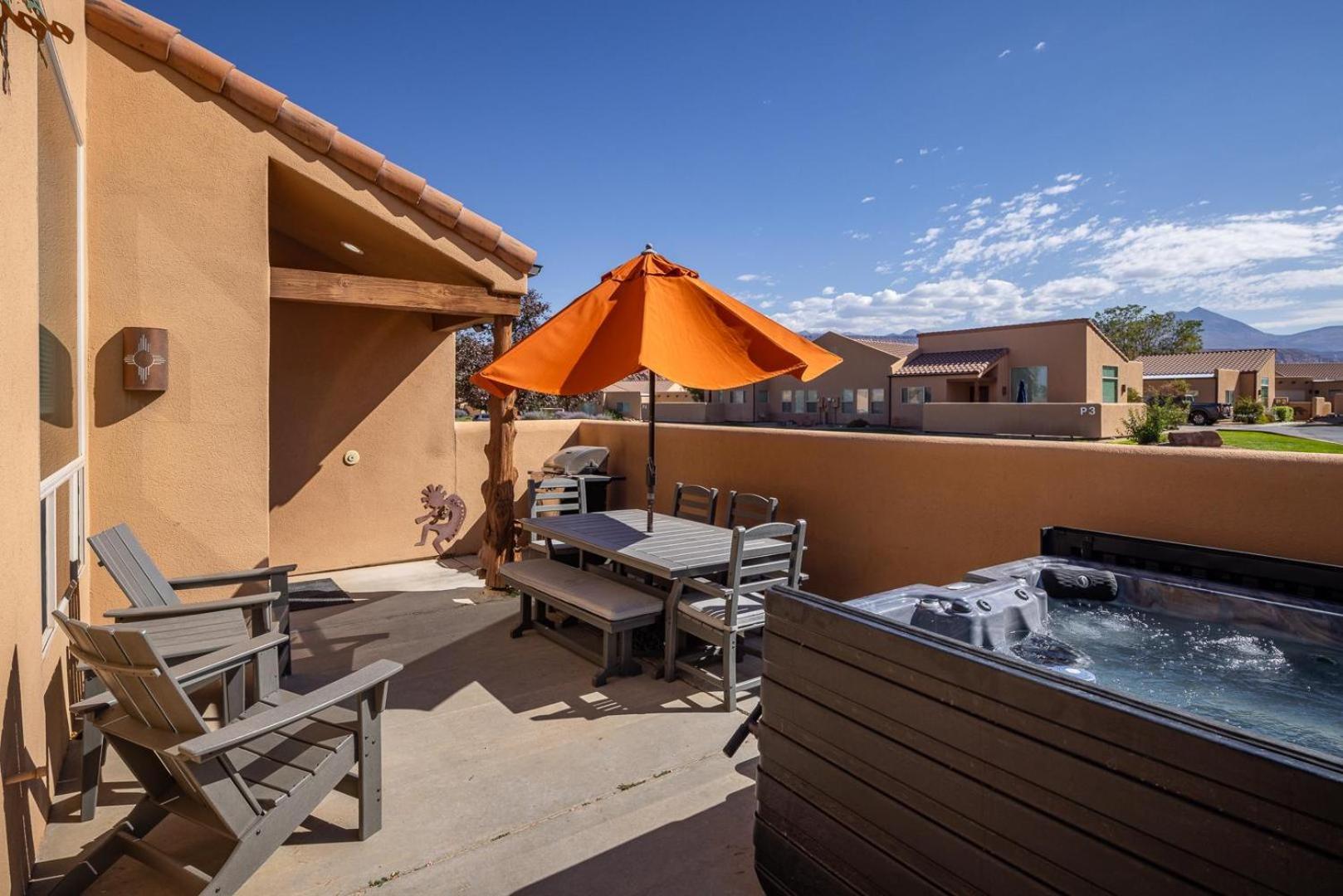 Rim Village Unit Q2