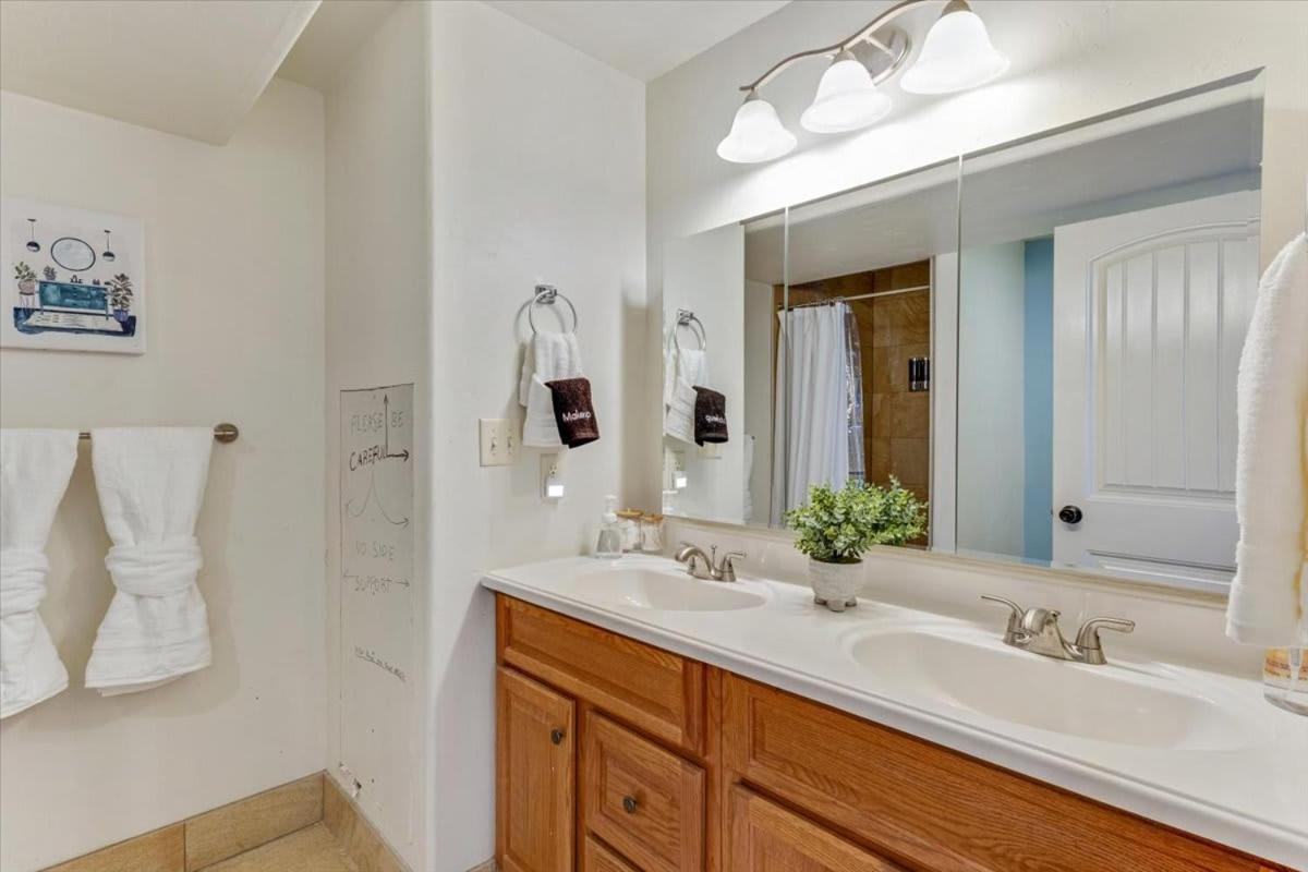 Right By Off Roading Trails Close To Main St Holiday home *