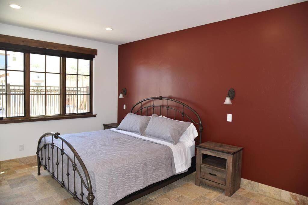 New In The Heart Of Moab, Utah Lodge