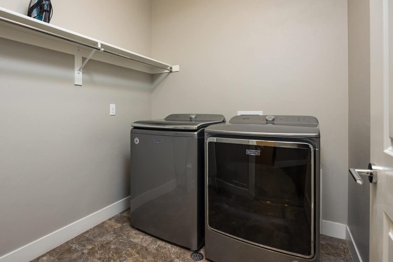 Downtown Basecamp Pool & Hot Tub - Entrada Holiday home *
