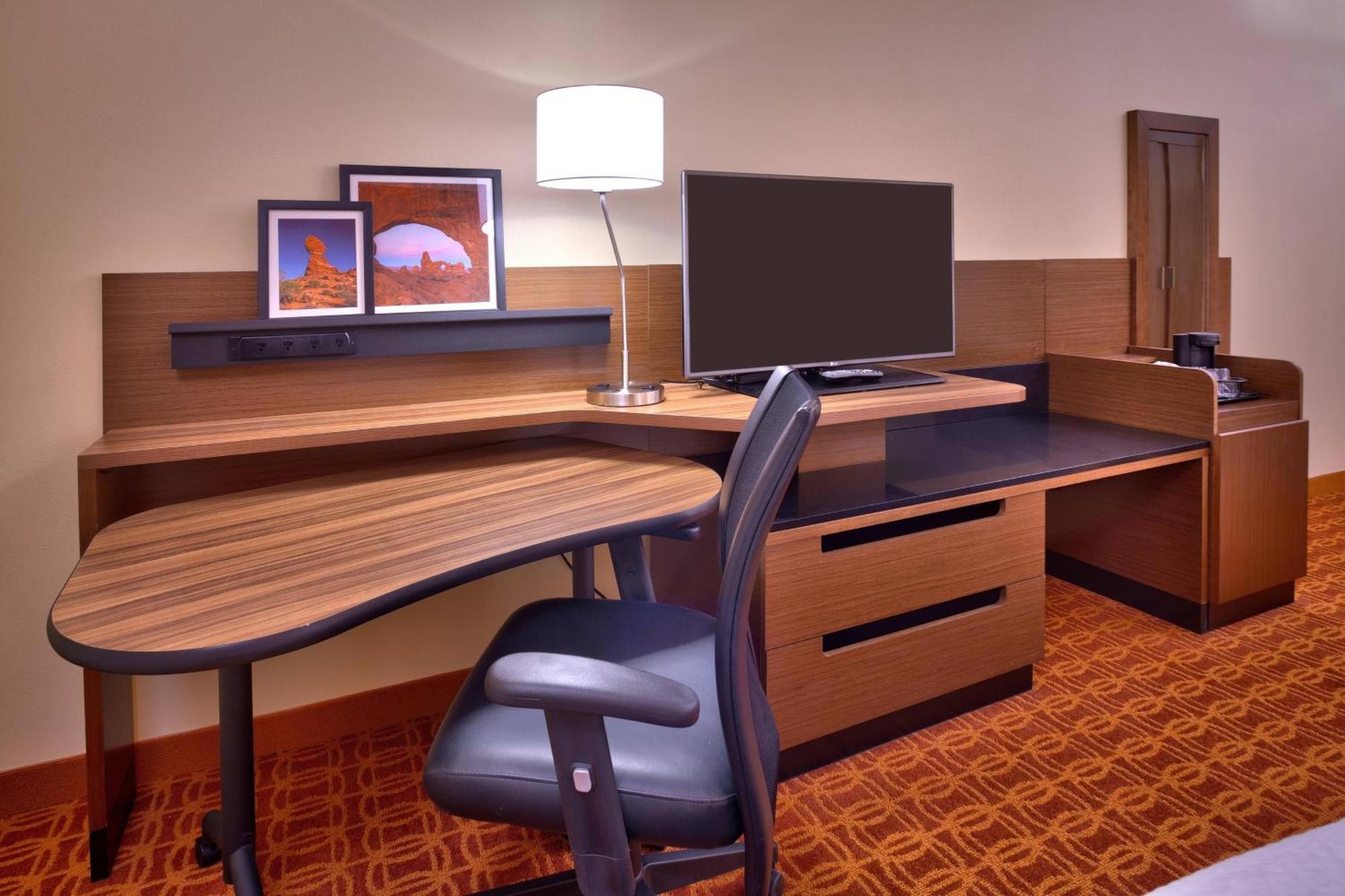 Fairfield & By Marriott Hotel 3*
