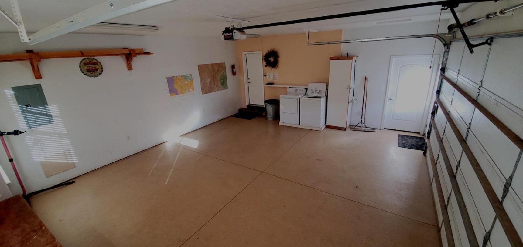 Desert Home, 4 Bedroom Private House, Sleeps 10, Pet Friendly * Moab