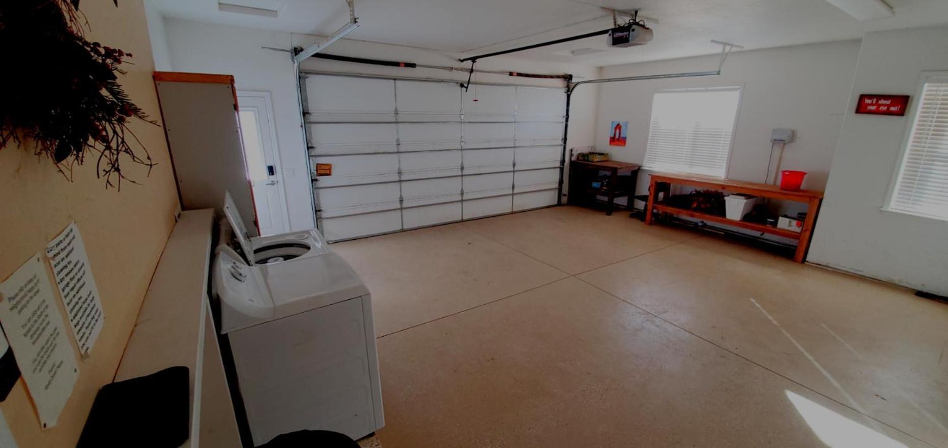 Desert Home, 4 Bedroom Private House, Sleeps 10, Pet Friendly * Moab