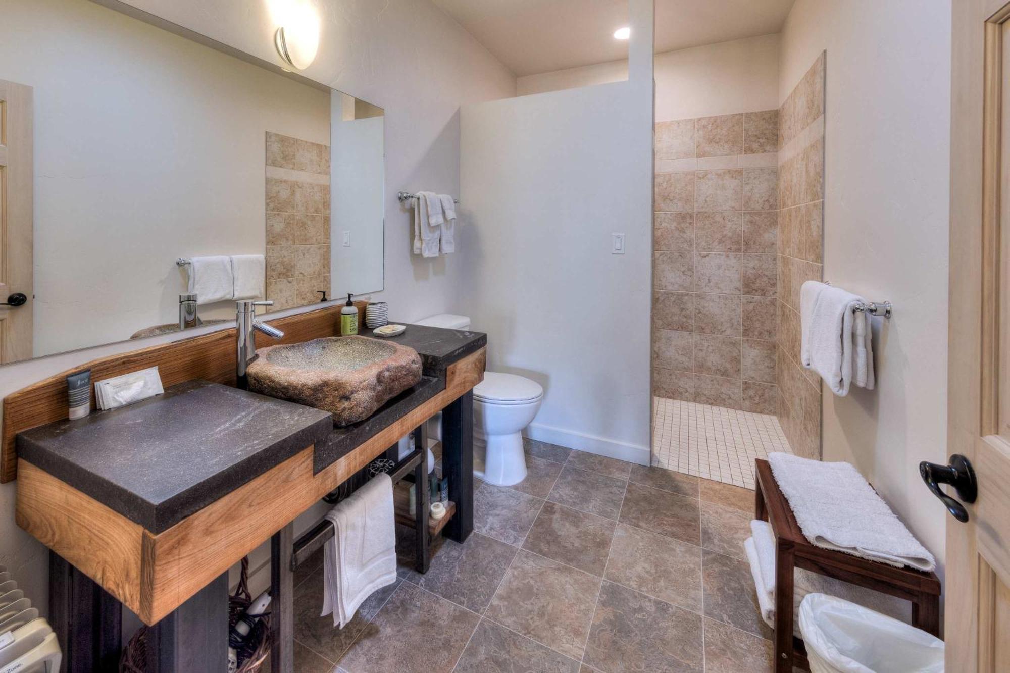 Downtown Hideaway In The Heart Of *