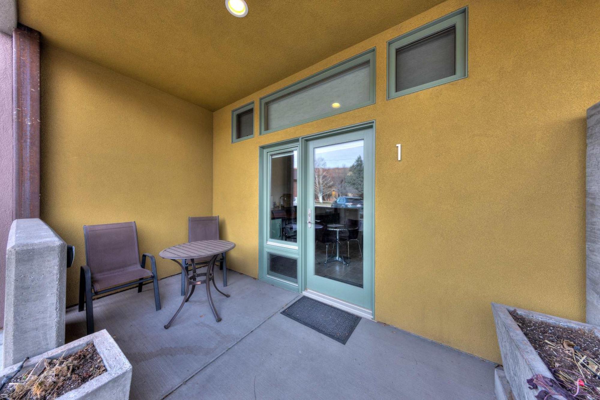 Hideaway In The Heart Of Downtown *