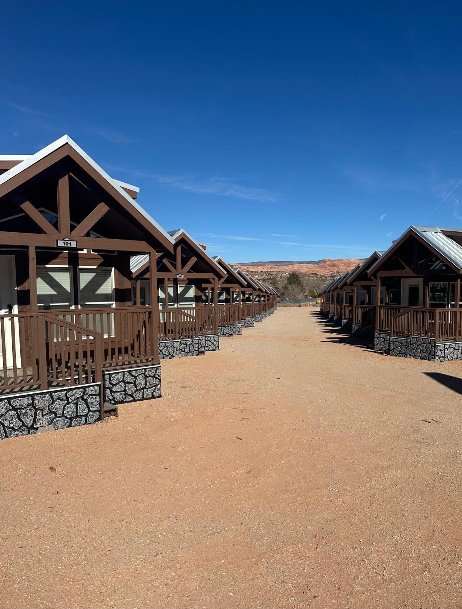 Arches Hut *