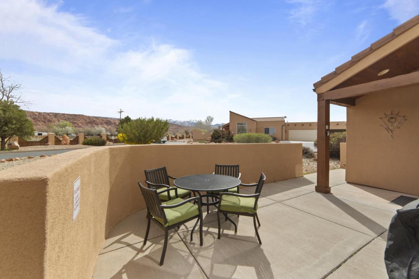 B1- Hidden Valley I Large Patio I Pool And Hot Tub Holiday home Moab