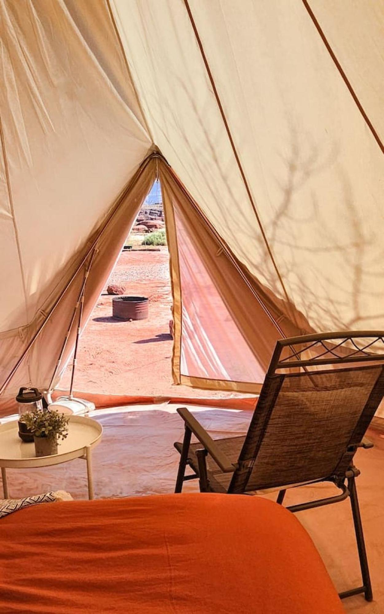 Luxury tent Glamping Queen Tent At Private Riverside Ranch