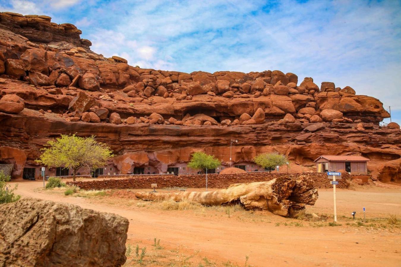 The Caves At - At Private Riverside Ranch Luxury tent Moab