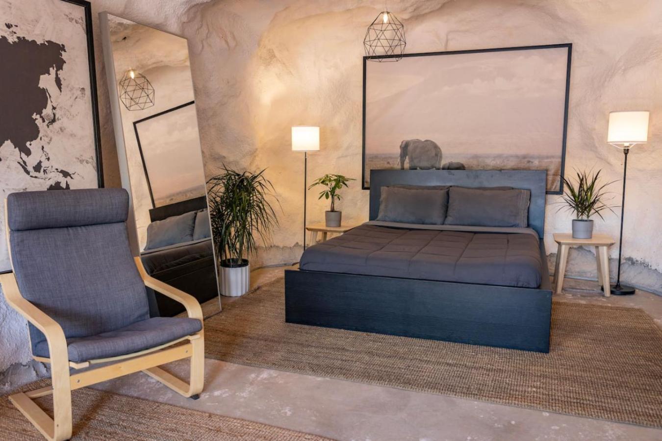 Luxury tent The Caves At - At Private Riverside Ranch *