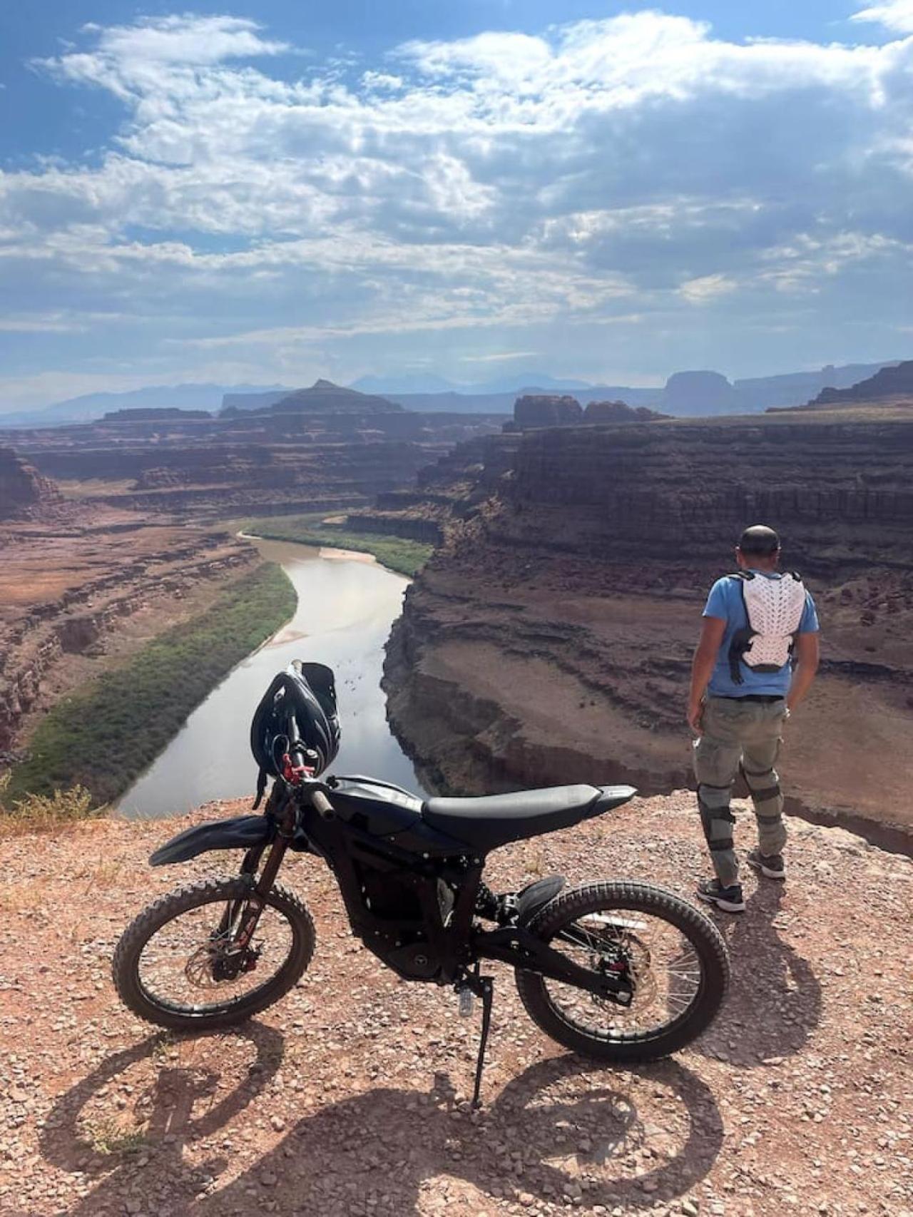 Luxury tent The Caves At - At Private Riverside Ranch Moab