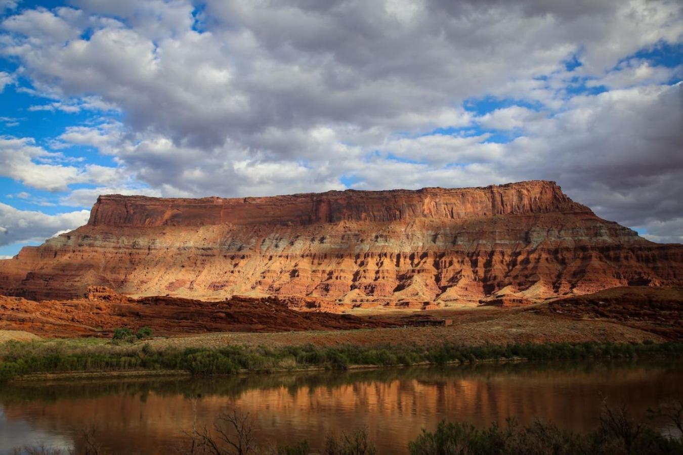 Luxury tent The Caves At - At Private Riverside Ranch Moab