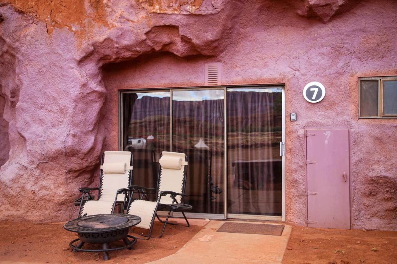 Luxury tent The Caves At - At Private Riverside Ranch
