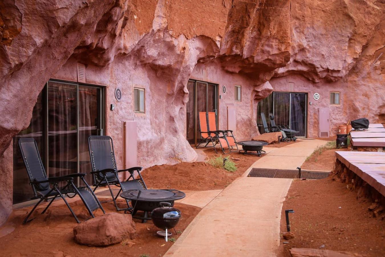 Luxury tent The Caves At - At Private Riverside Ranch *