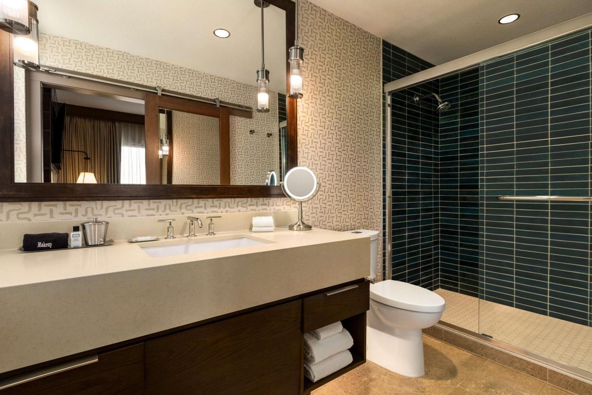 Hoodoo Moab, Curio Collection By Hilton