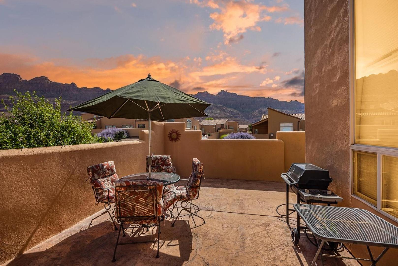 Rim Village H3 *