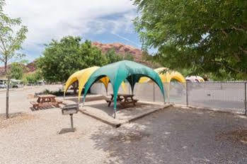 Sun Outdoors Arches Gateway