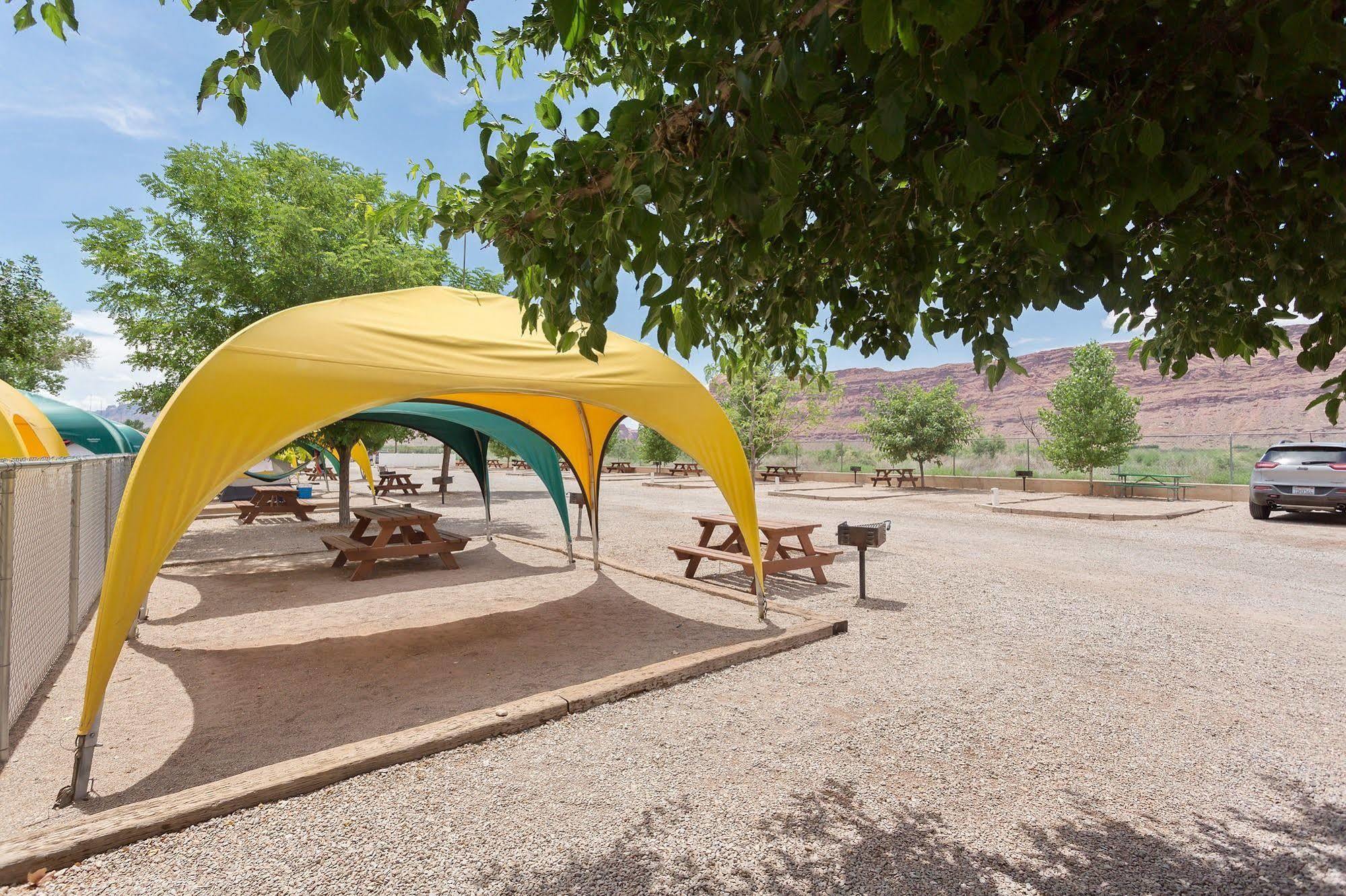 Sun Outdoors Arches Gateway 2*