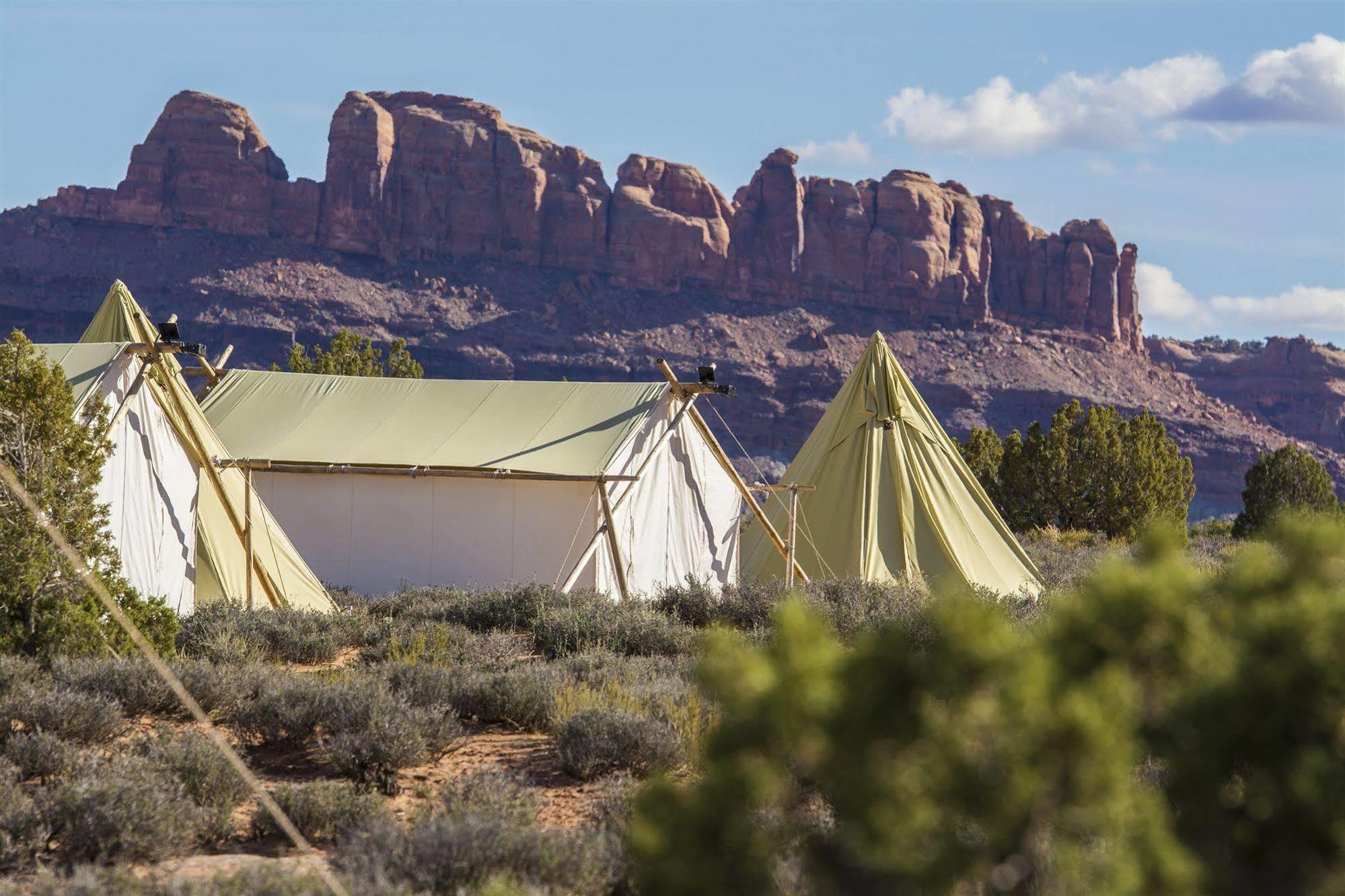 Under Canvas 3*