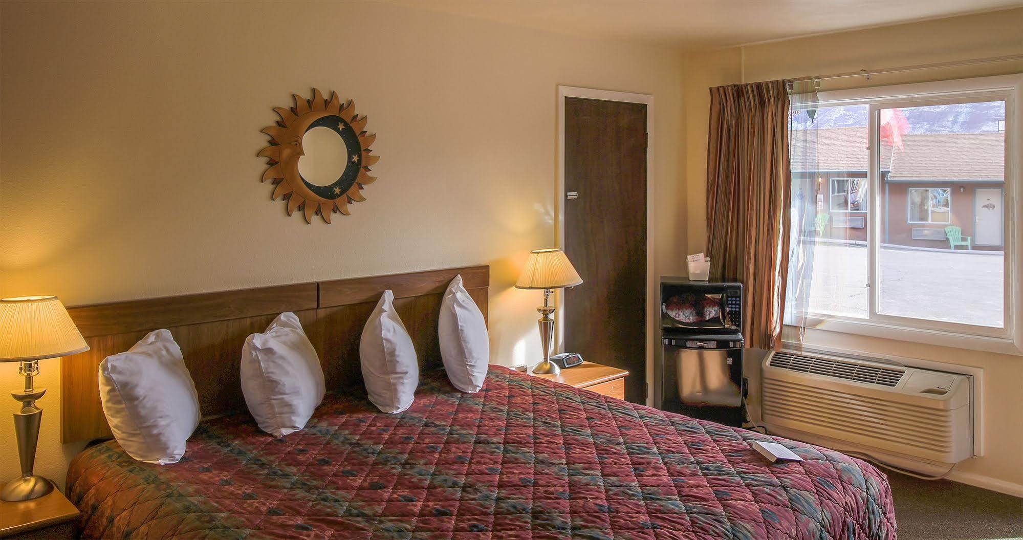 Inca Motel 2*