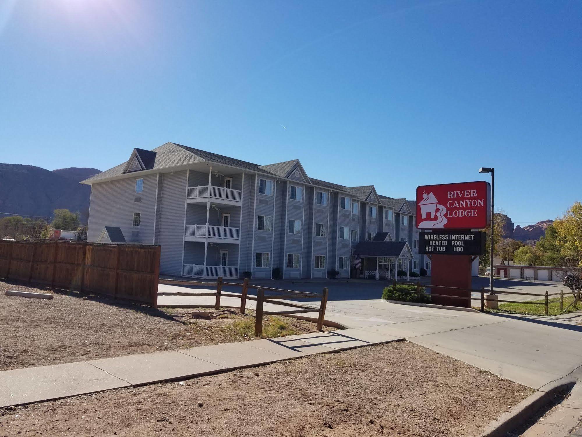 River Canyon Motel