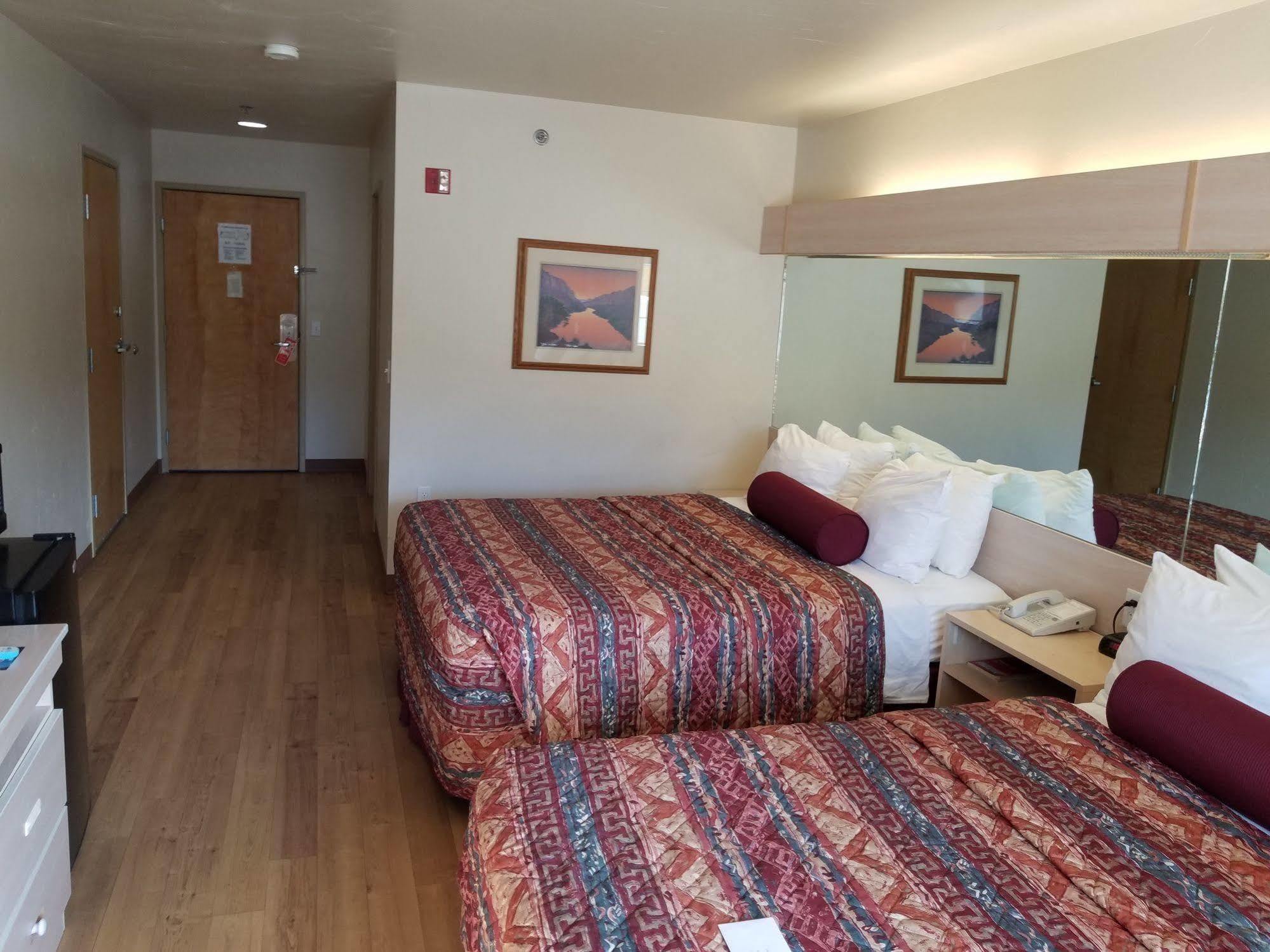 Motel River Canyon