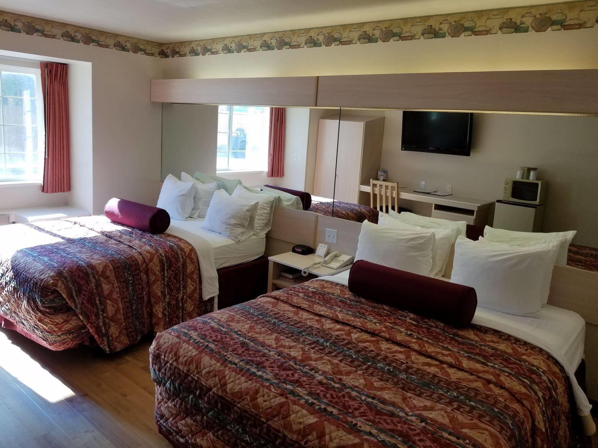 River Canyon Motel