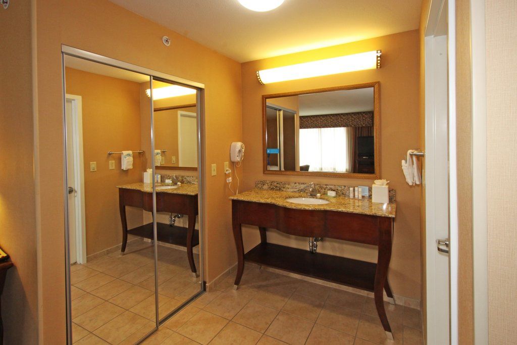 Hampton Arches National Park Hotel 3*