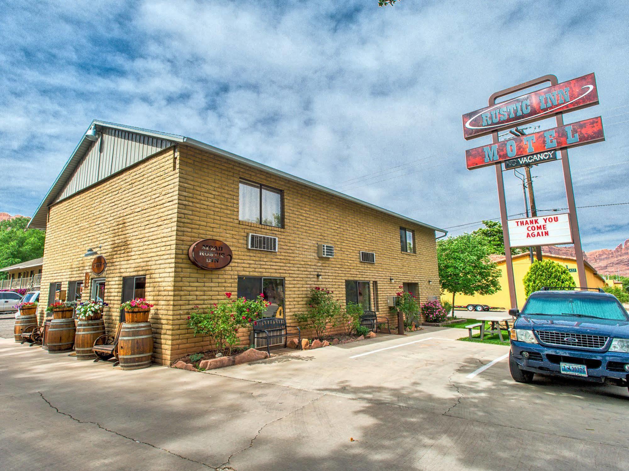 Rustic Motel 2*