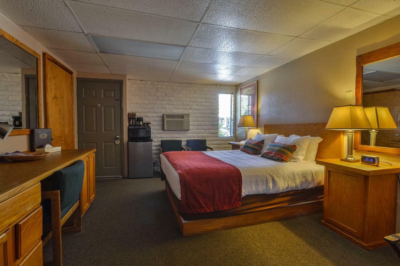 Motel Rustic 2*