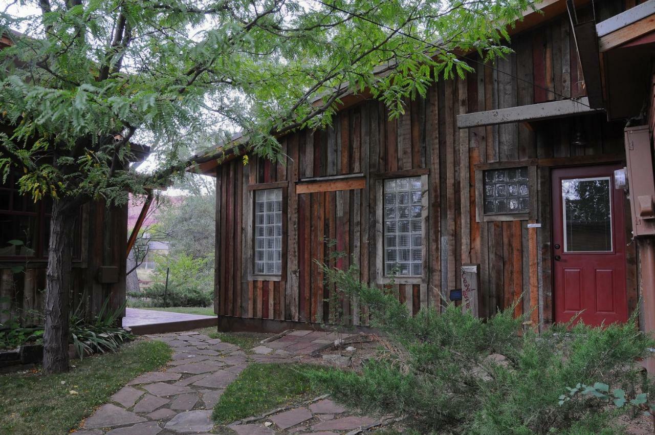 Hotel Creekside Cowa-bungalow!