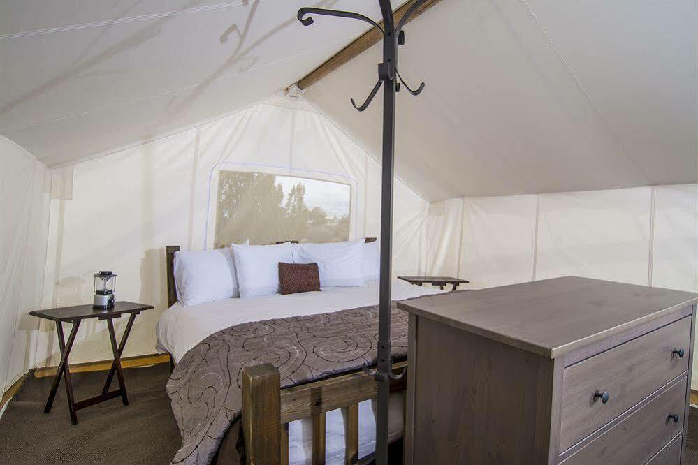 Under Canvas Luxury tent 3*