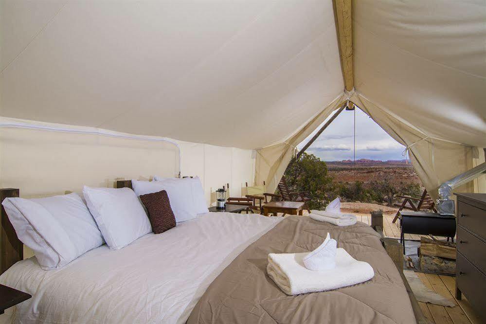 Under Canvas 3*
