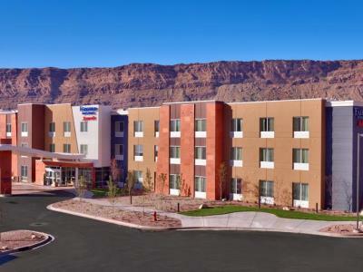Hotel Fairfield & By Marriott