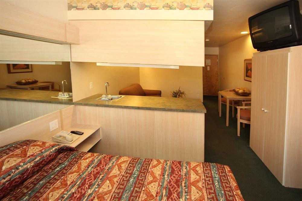 River Canyon 3*