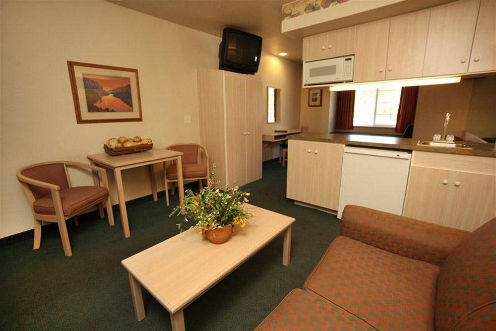 River Canyon Motel Moab