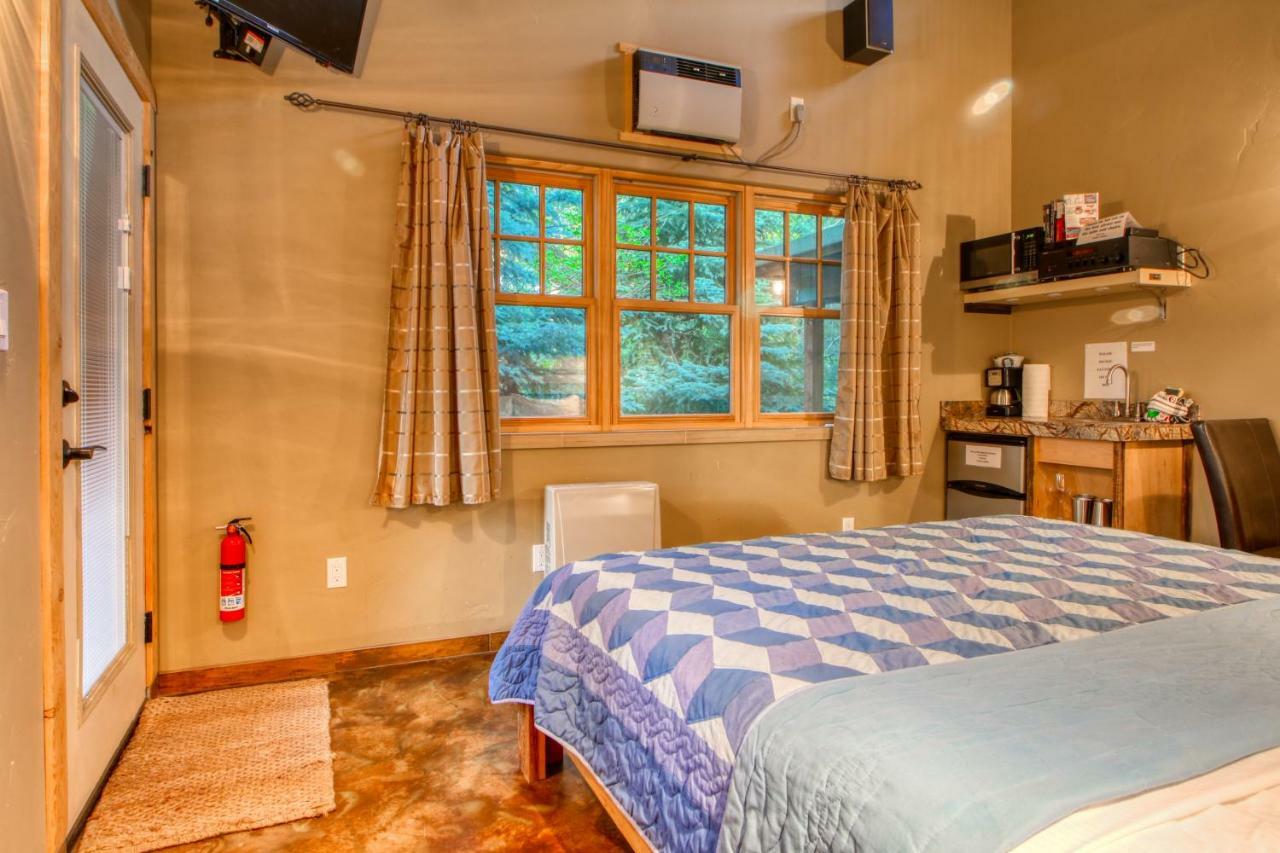 Hotel Creekside Cowa-bungalow! *