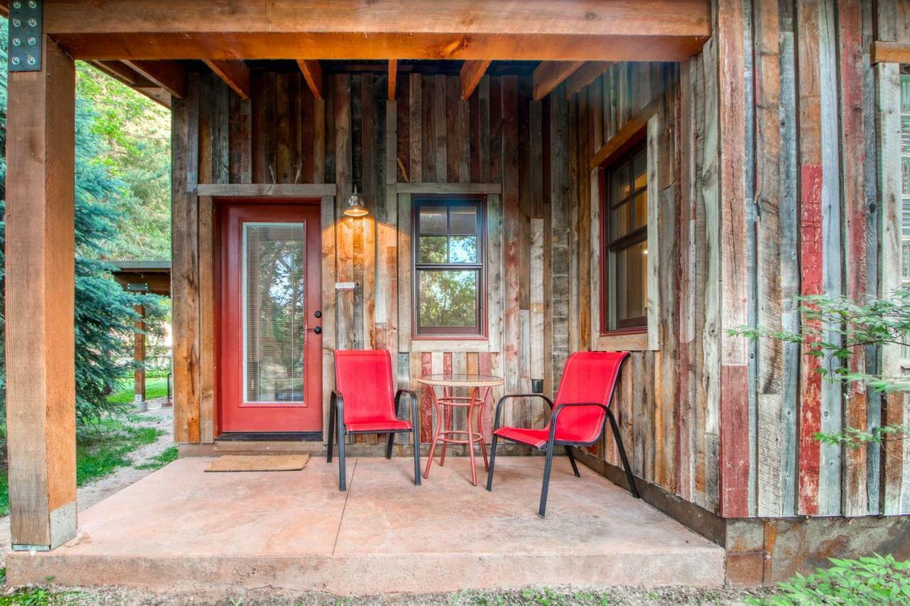 Creekside Cowa-bungalow! Hotel Moab