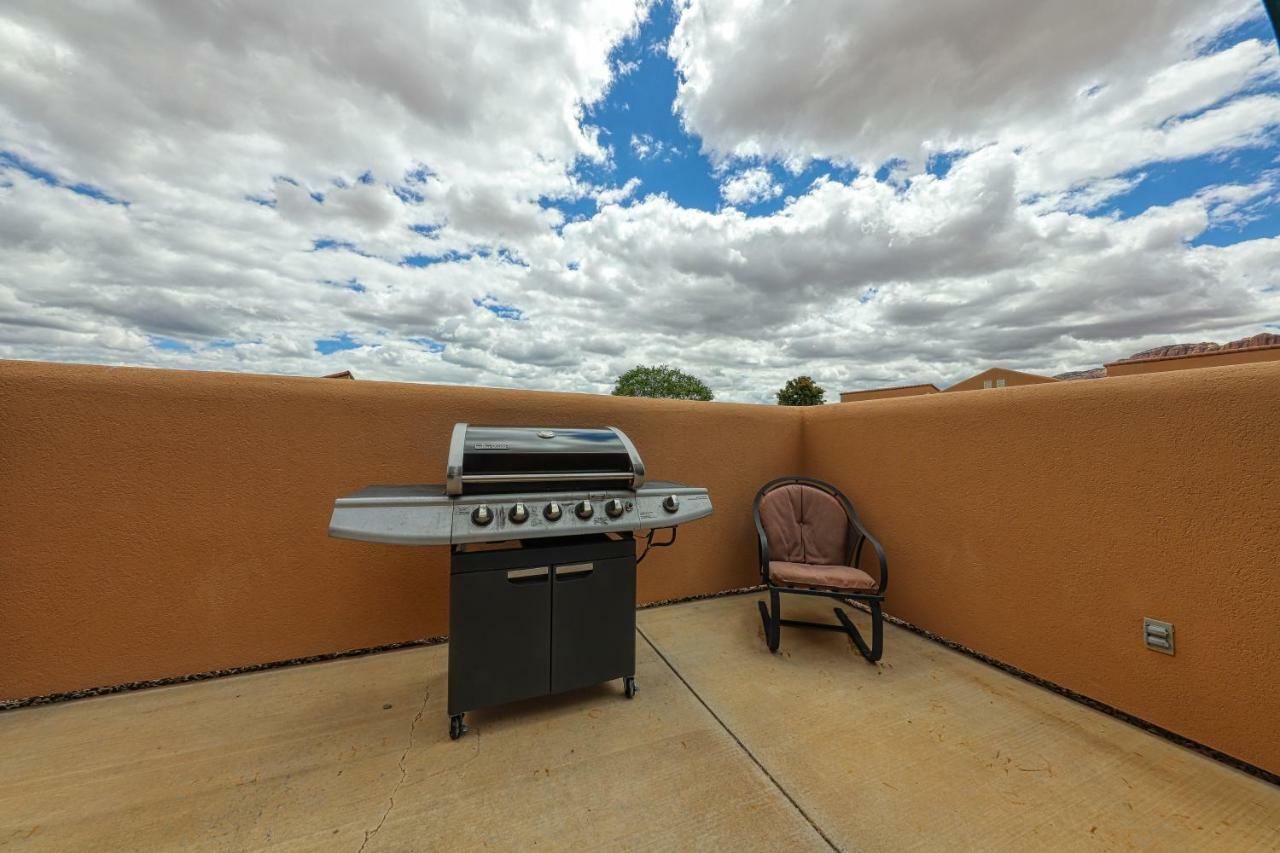 Rim Village T2 *